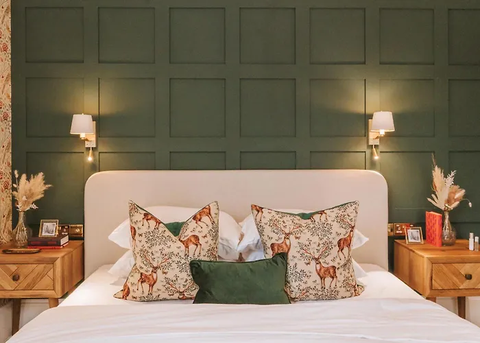 Luxury, Castle View Apartment Windsor Town Centre