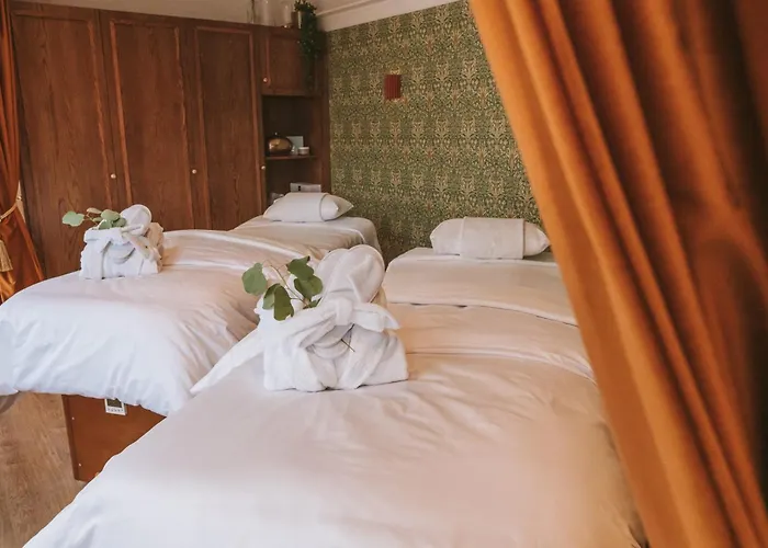 Luxury, Castle View Apartment Windsor Town Centre
