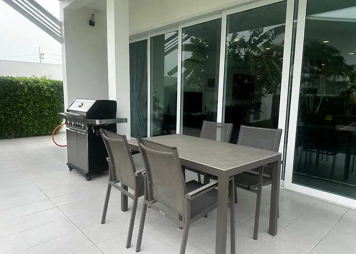 Modern 3 Bedroom Pool Villa Pg19
