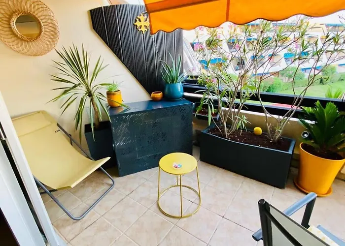 Le Port Camargue - 2 Bedrooms Air Conditioning Terrace And Swimming Pool!