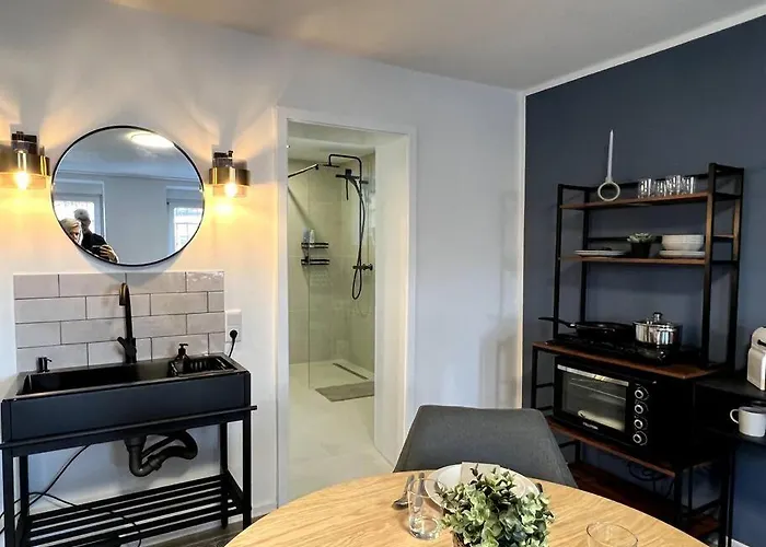 Gemuetliches Zimmer Mit Bad Und Eigenem Eingang In Altstadtvilla