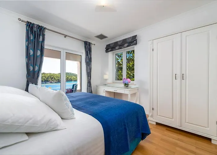 Villa K Dubrovnik-5 Bedroom Villa With Sea Access