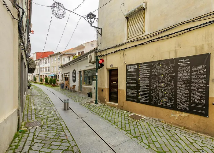 Remodeled Historical Apartment In The City Center