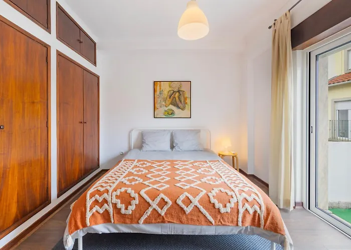 Cosy Remodeled Apartment In The City Center