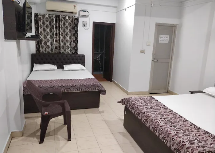 Adarsh Hotel