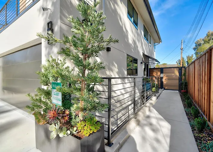 Dazzling Modern Home Close To Downtown Palo Alto And Stanford