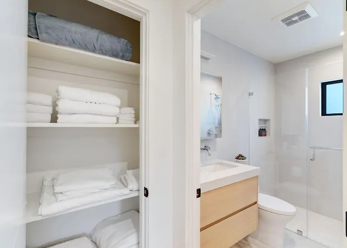 Dazzling Modern Home Close To Downtown Palo Alto And Stanford