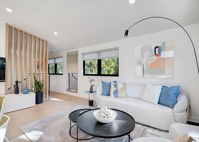 Dazzling Modern Home Close To Downtown Palo Alto And Stanford