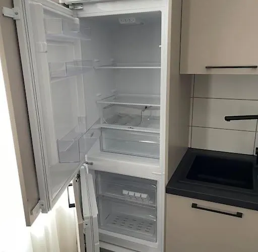 Moderne Und Stilvolle Wohnung Direkt Am Teich