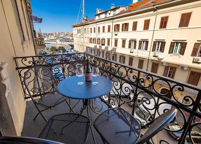 Molo Longo - Downtown Apartments