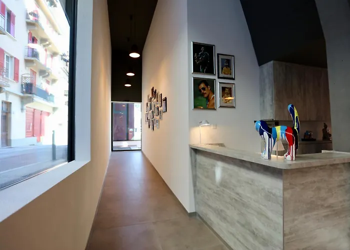 "The Freddie Mercury" Hotel