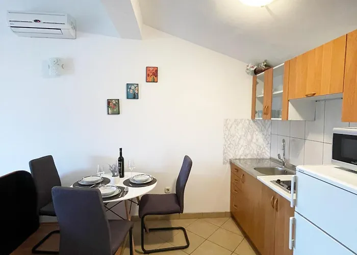 Apartments Mira
