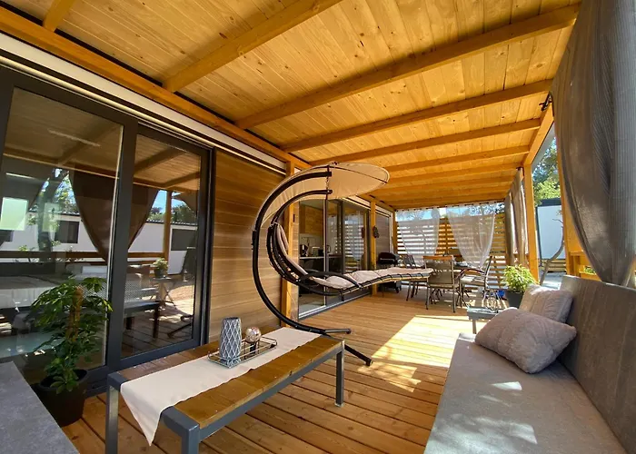 Home De Luxe M&D