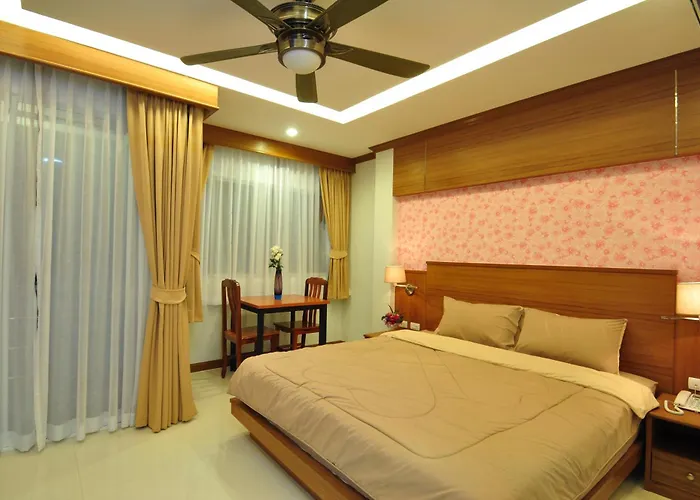 Green Harbor Hotel & Service Apartment