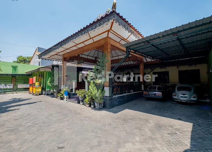 Hotel Wisata Ziarah Sunan Bonang Syariah Mitra Reddoorz