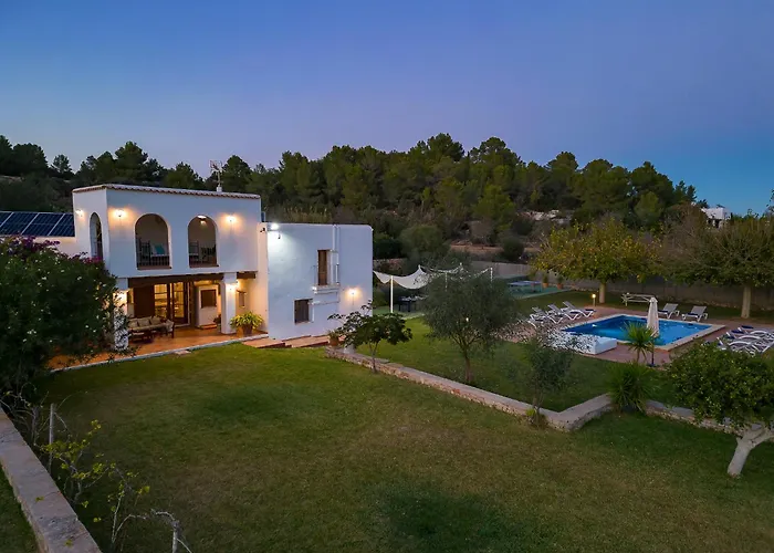 Villa Near San Antonio Sleeps 10