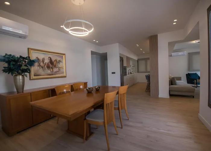 Arvacay Luxury Home