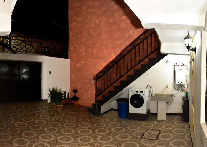 Casa Gris Aleman