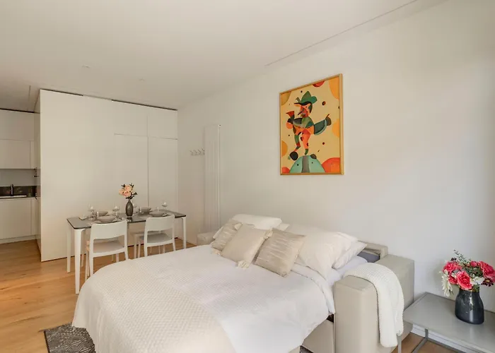 Lake Modern Suites - Free Parking