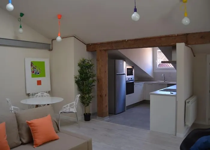 Apartamento De Diseno. Moderno Y Acogedor. 2