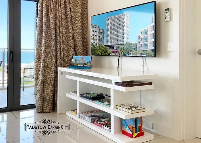 "Padstow" Top Location & Views At Penthousepads