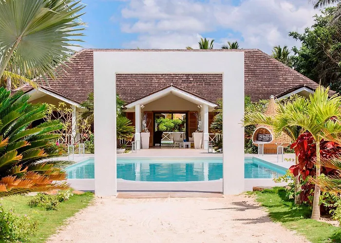 Tracadero Beach Club & Holidays Rentals