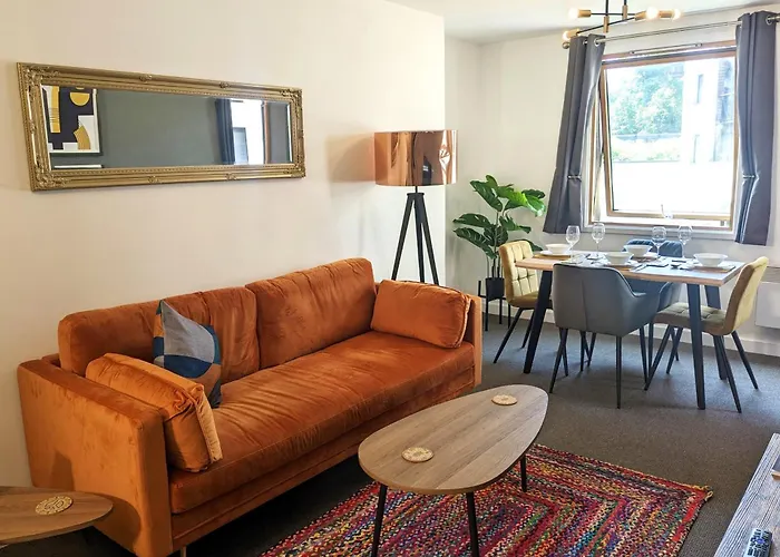 Beautiful Coventry City Centre Apartment - Free Parking