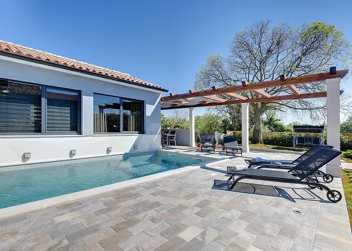 Villa Mit Privatem Pool, Wlan, Klima, Sonnenterrasse Und Grill