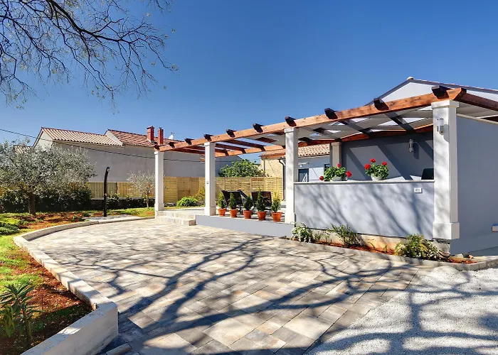 Villa Mit Privatem Pool, Wlan, Klima, Sonnenterrasse Und Grill