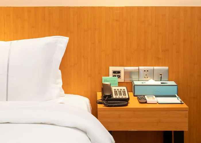 Xana Lite Hotel - Guangzhou Fangcun Huadiwan Metro Station
