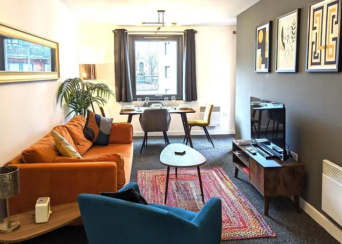 Gorgeous Coventry City Centre Apartment - Free Parking
