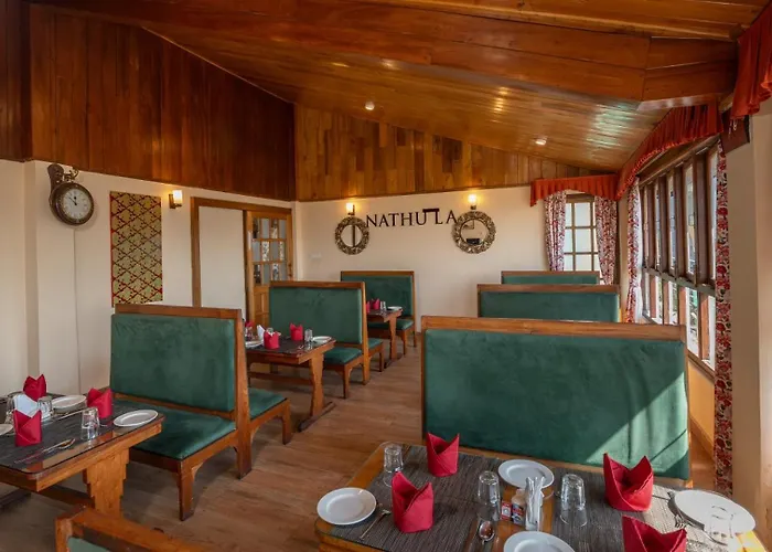 Summit Namnang Courtyard & Spa 5 Mins Walk To Mg Marg