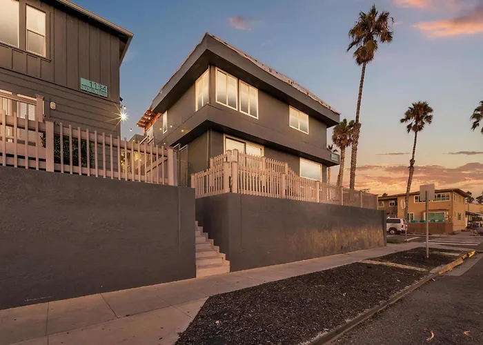 Oceanview Escape | Tower 9 Condo Steps From The Beach