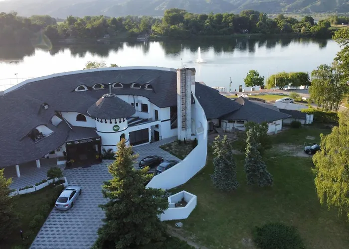 Prenociste Srebrno Jezero