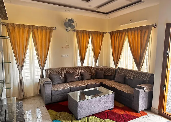 Deeya Home Stay - A Luxury Family Guest House