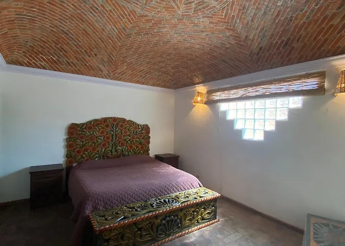 Casa Arbol Hotel