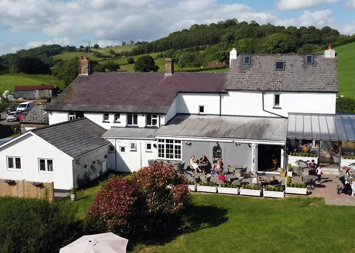 The Greyhound Inn And Hotel