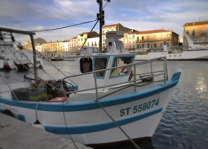 "Luigi" Balcon Sur La Mer Et Le Port De Sete