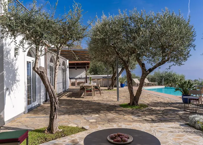 Villa Chez Pie Panoramic Views Pool And Guest Services