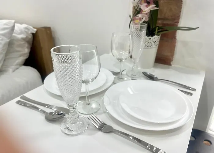 Great Studio Near Luton Airport - Super Host 3 Years Running!