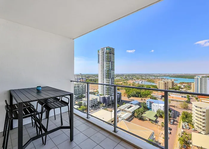 Darwin City Harbour Views-Situated Above The Oak Restaurant Coastalcoastretreats