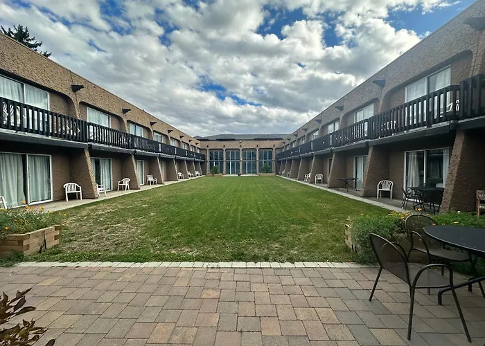 Divya Sutra Plaza And Conference Centre, Vernon, Bc