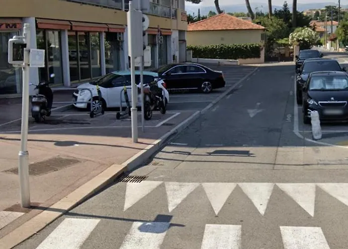 Cocon Douillet Face A La Mer De Cagnes Sur Mer