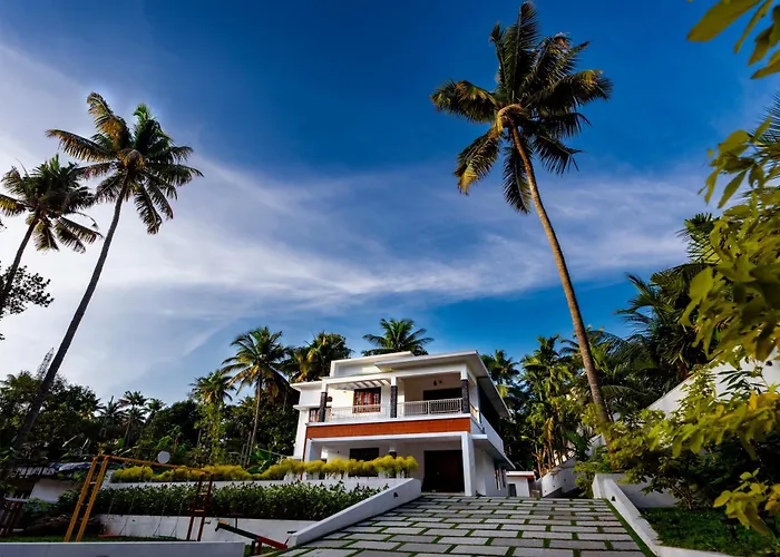 The Vogue - Luxury Private Pool Villa , Athirappilly