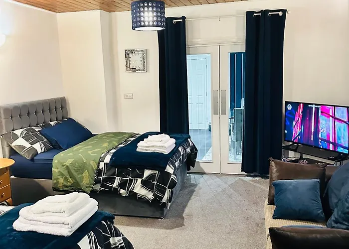 Modern 2 Bedroom Apt Derby City