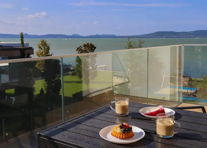 Platan Beach Apartman With Lakeview