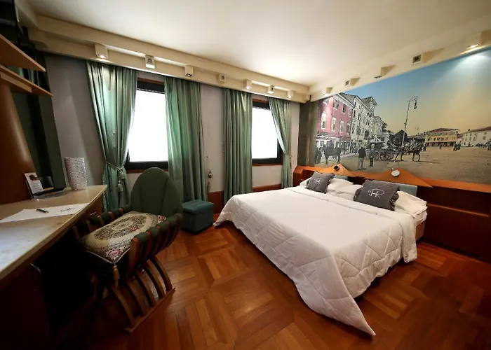 Hr Hotel