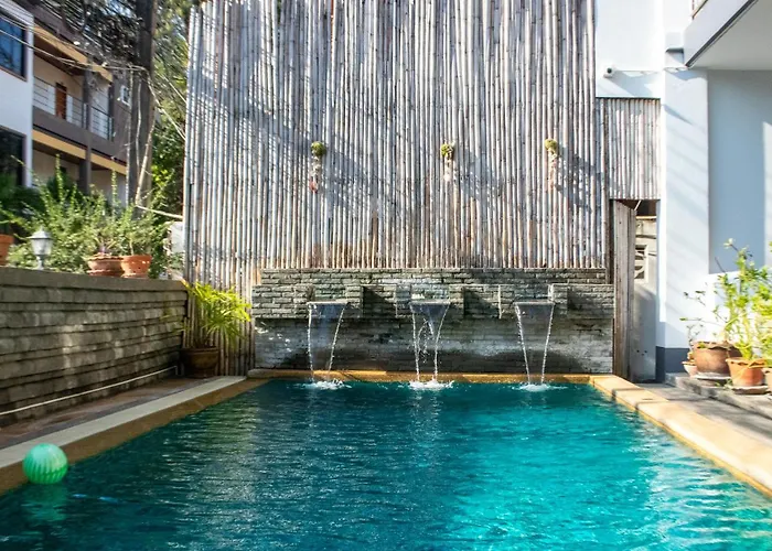 Deng'S Kamala Beach Guesthouse