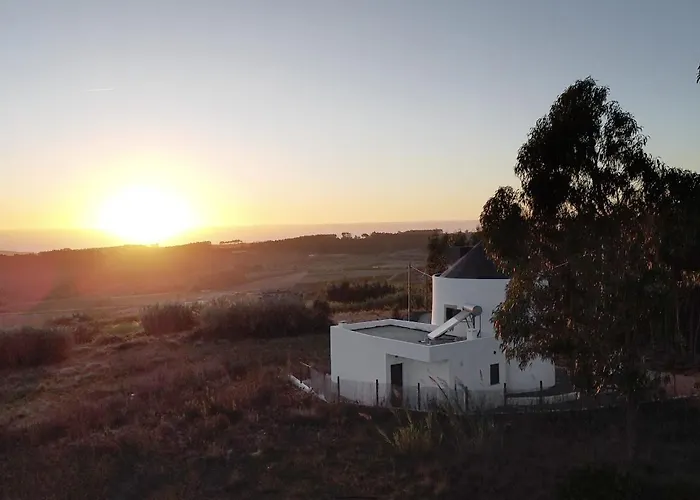 O Moinho 98 - Romantic Windmill With Sea Views