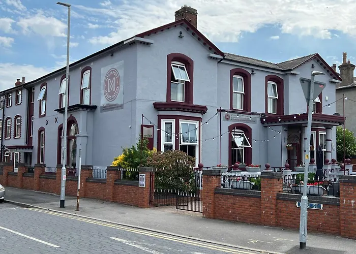 Southport Metro Hotel